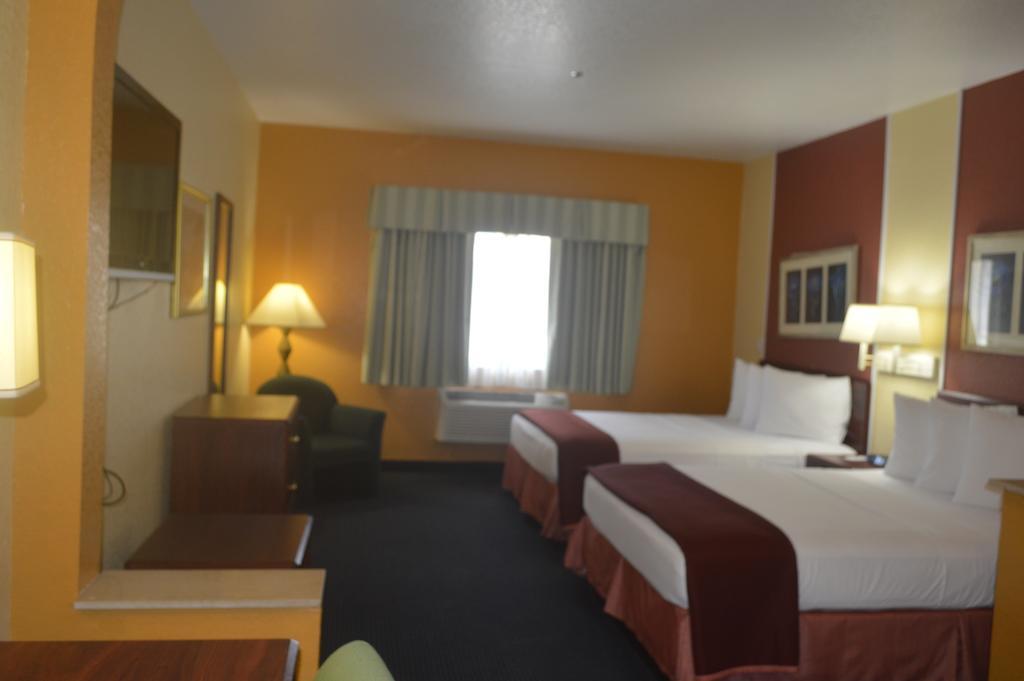 Howard Johnson By Wyndham San Antonio Hotel & Suites エクステリア 写真