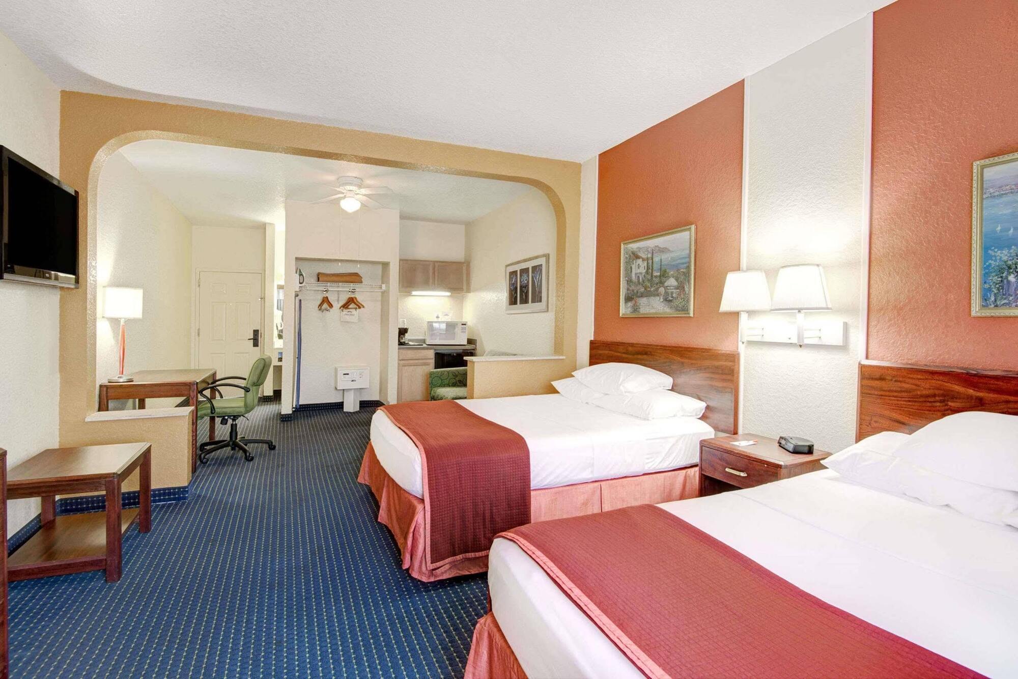 Howard Johnson By Wyndham San Antonio Hotel & Suites エクステリア 写真