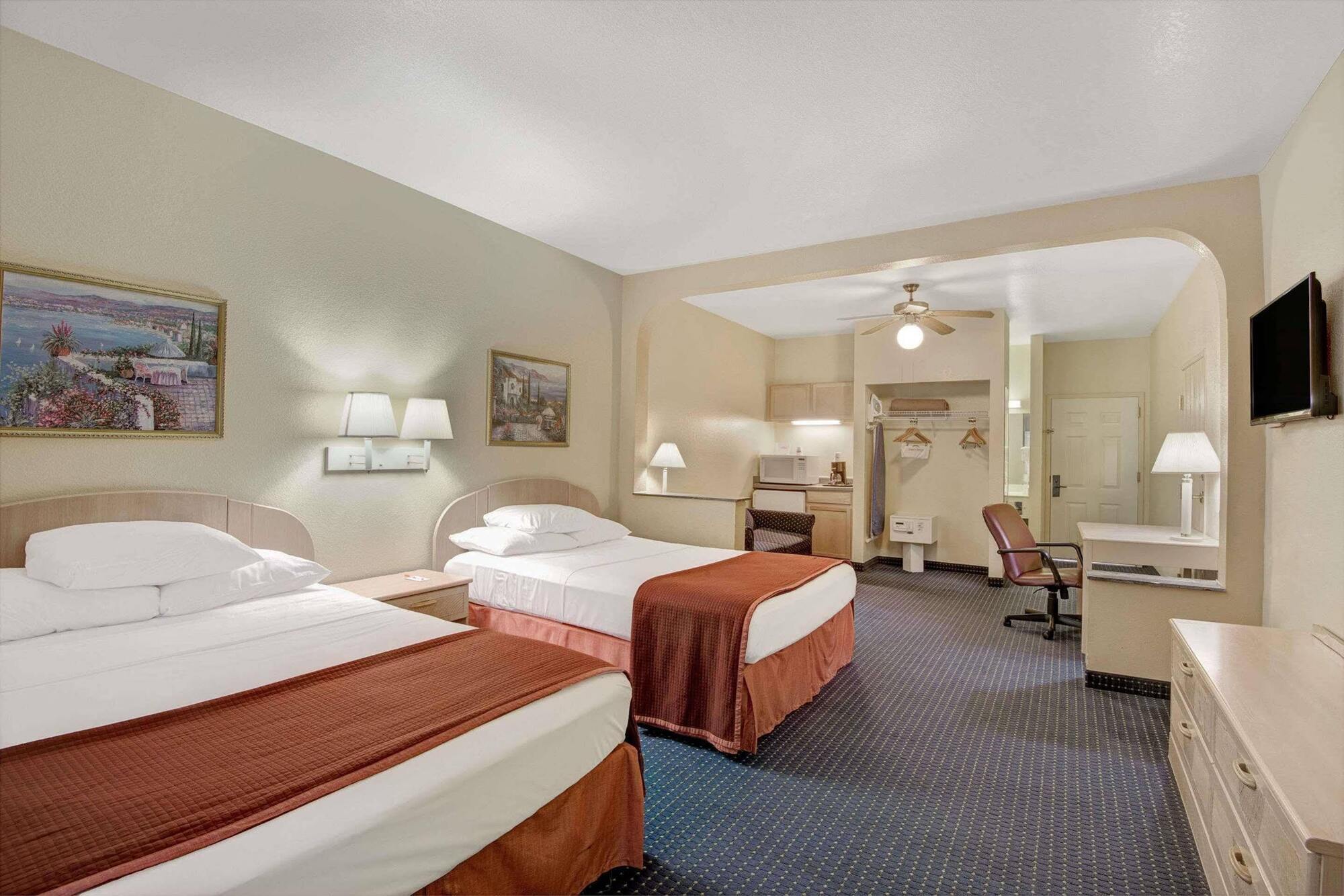 Howard Johnson By Wyndham San Antonio Hotel & Suites エクステリア 写真